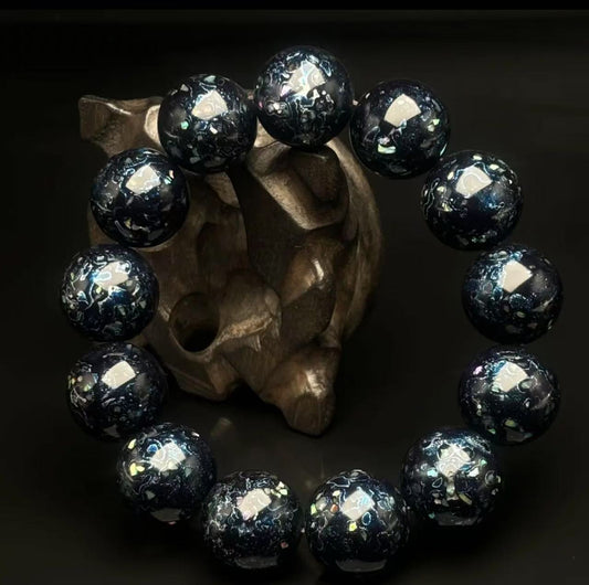 Stacking lacquer bracelets with Apple Watch for boho-chic style